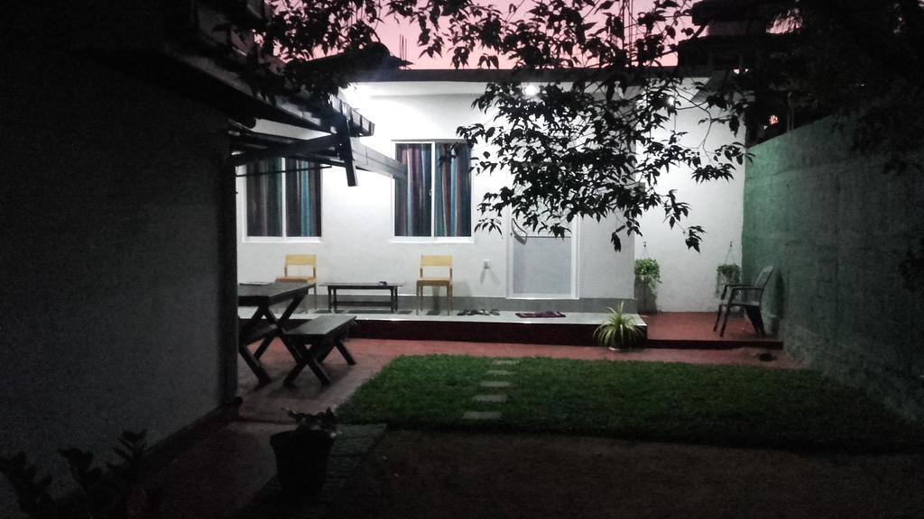 דירות נגומבו Araliya White House מראה חיצוני תמונה